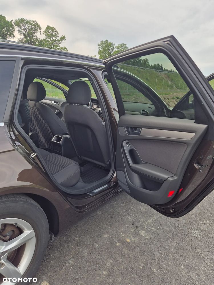 Audi A4 Avant 2.0 TDI DPF Ambiente - 15