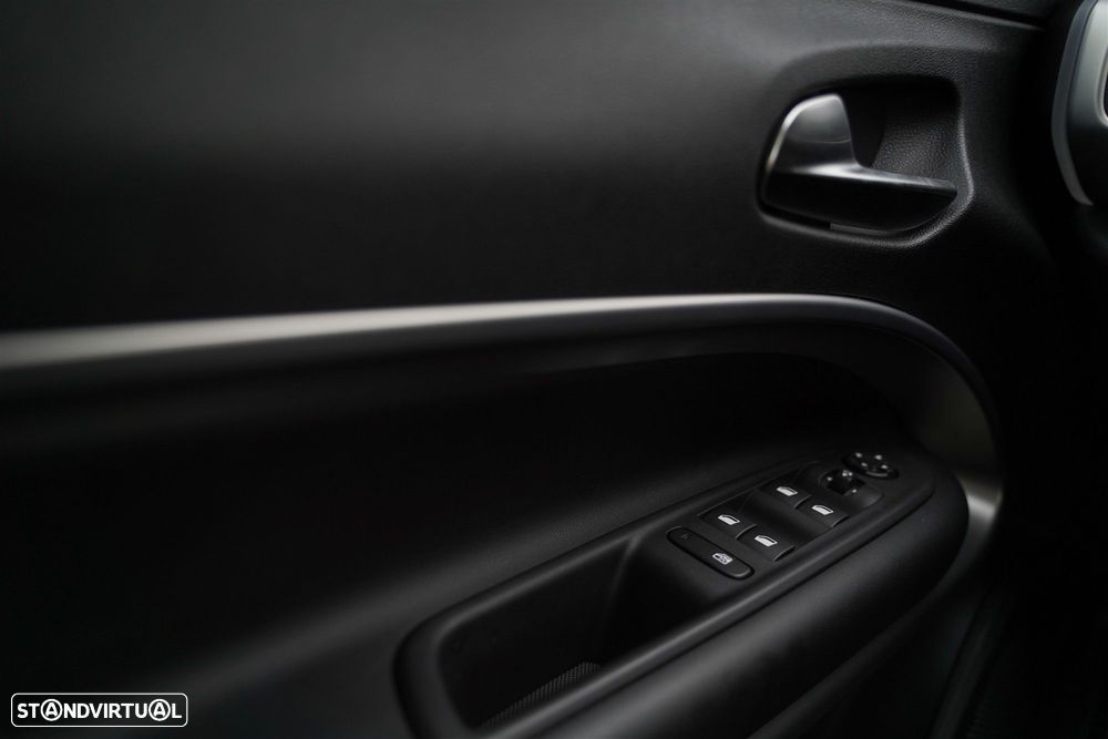 Jeep Avenger 1.2 GSE T3 Summit - 18