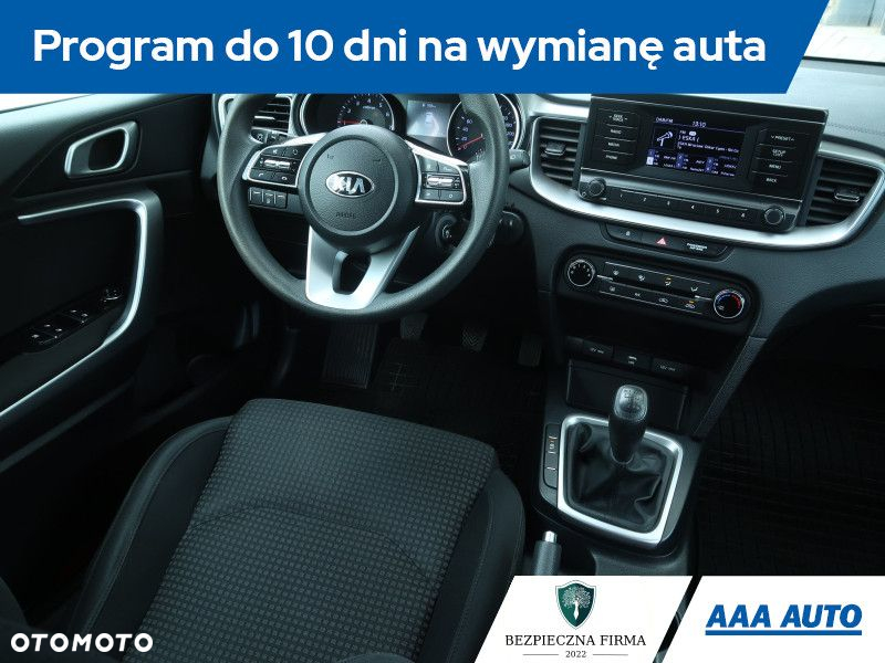Kia Ceed - 8