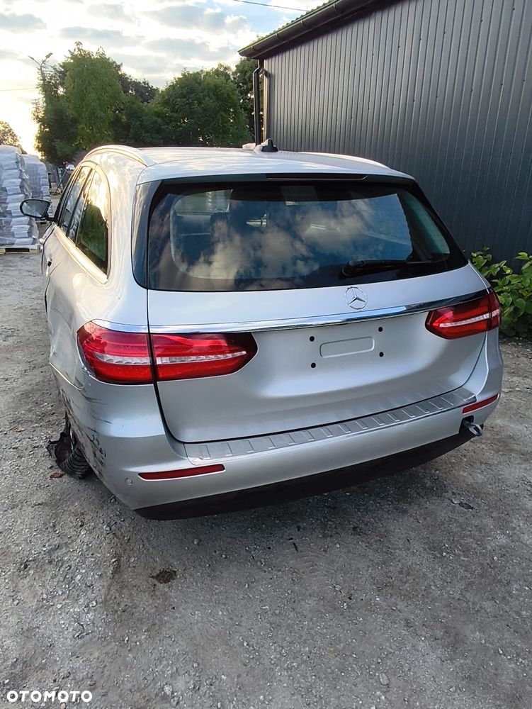 Mercedes-Benz Klasa E 200 d 9G-TRONIC - 18
