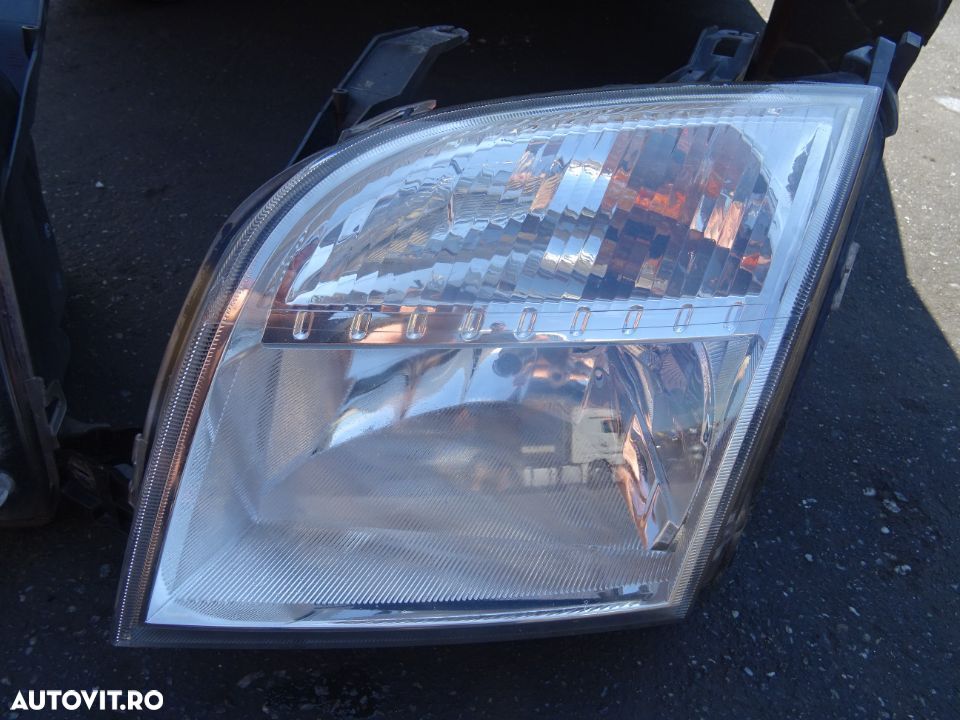 Vand Faruri Ford Fusion din 2005 originale din Europa din 2005 cod: 246898-00R - 3