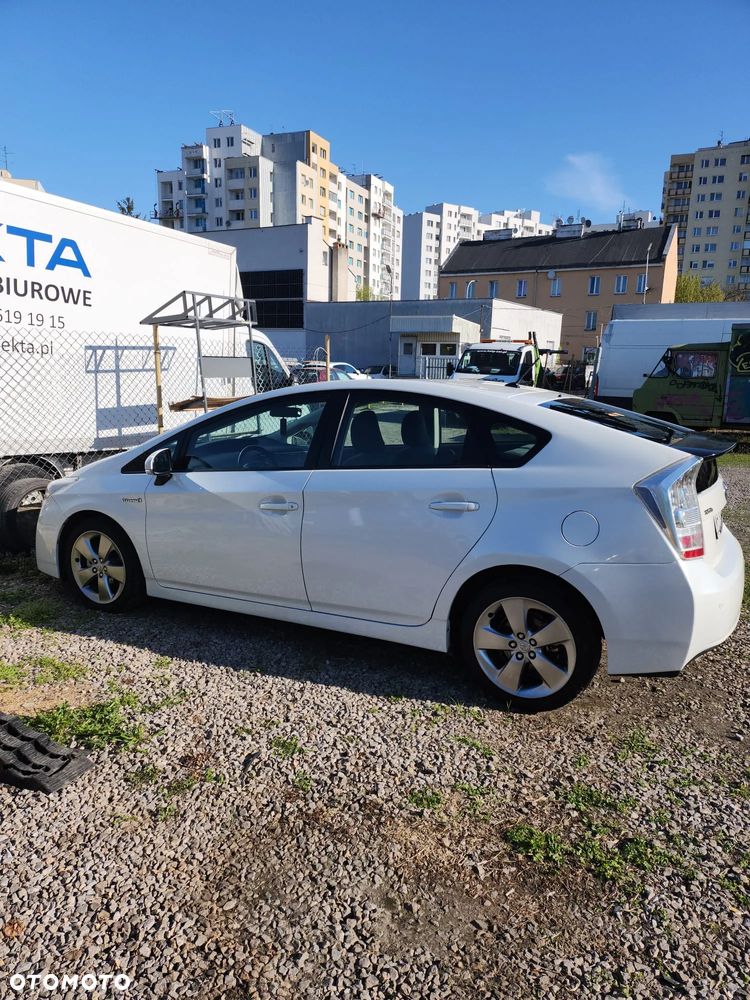 Toyota Prius 1.8 HSD Prestige - 2