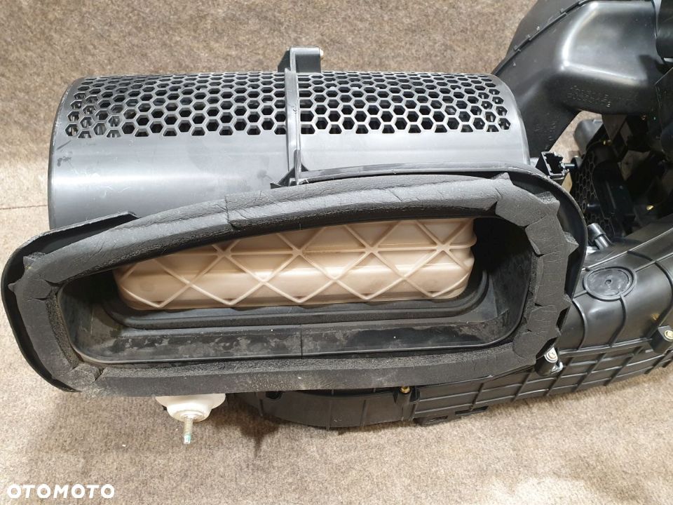 Nagrzewnica JEEP GRAND CHEROKE 17 21 rok . - 8