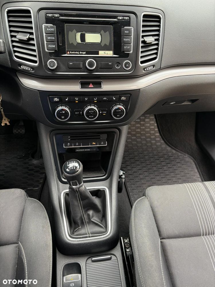 Volkswagen Sharan 2.0 TDI 4MOTION BlueMotion Technology Match - 11