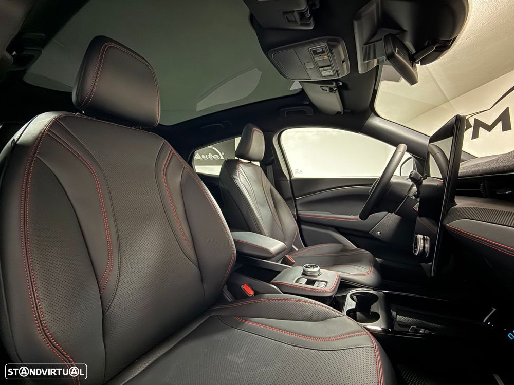 Ford Mustang Mach-E 98.7 kWh Premium AWD - 30