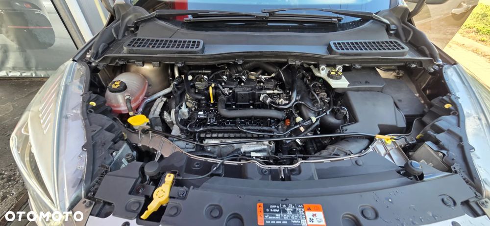 Ford Kuga 1.5 EcoBoost 2x4 Titanium - 36