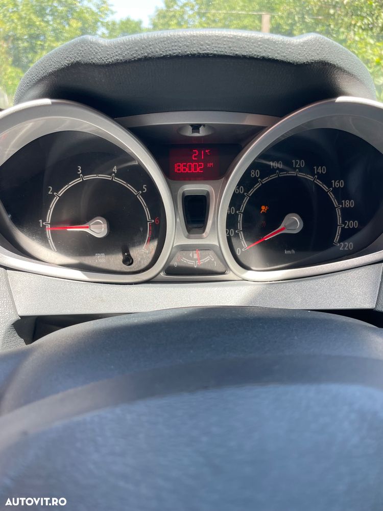 Ford Fiesta 1.4 Trend - 9