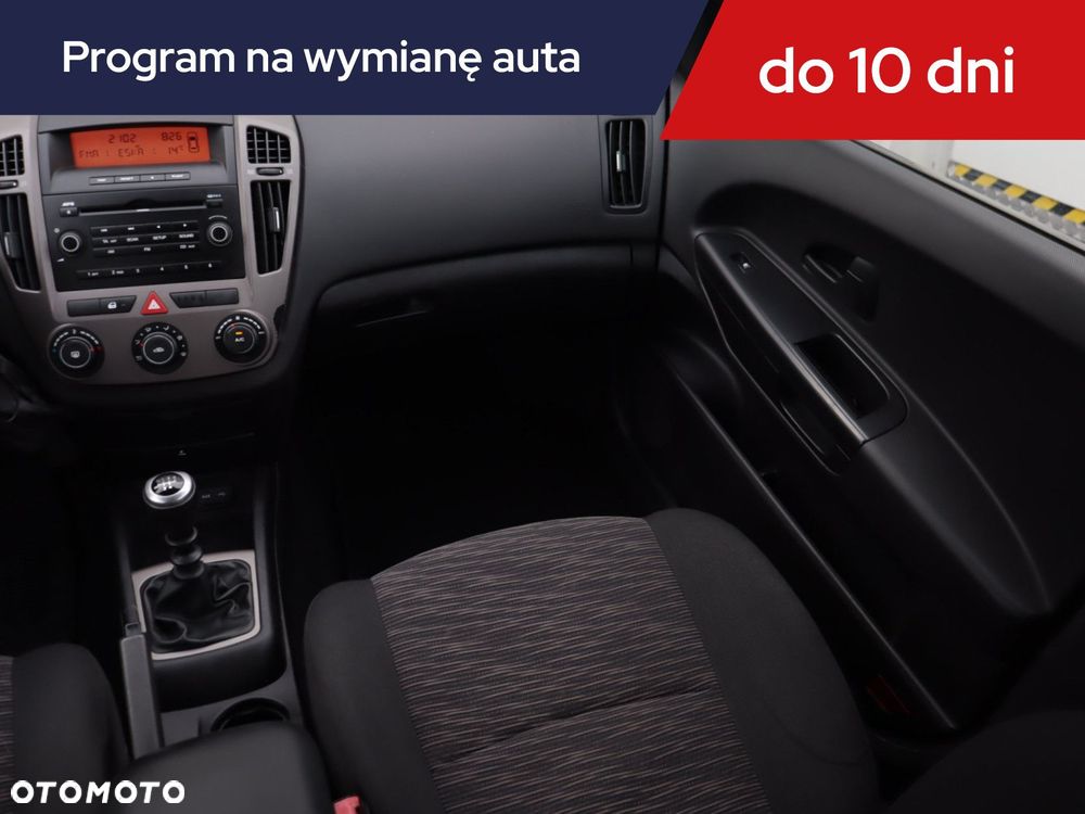 Kia Ceed - 10