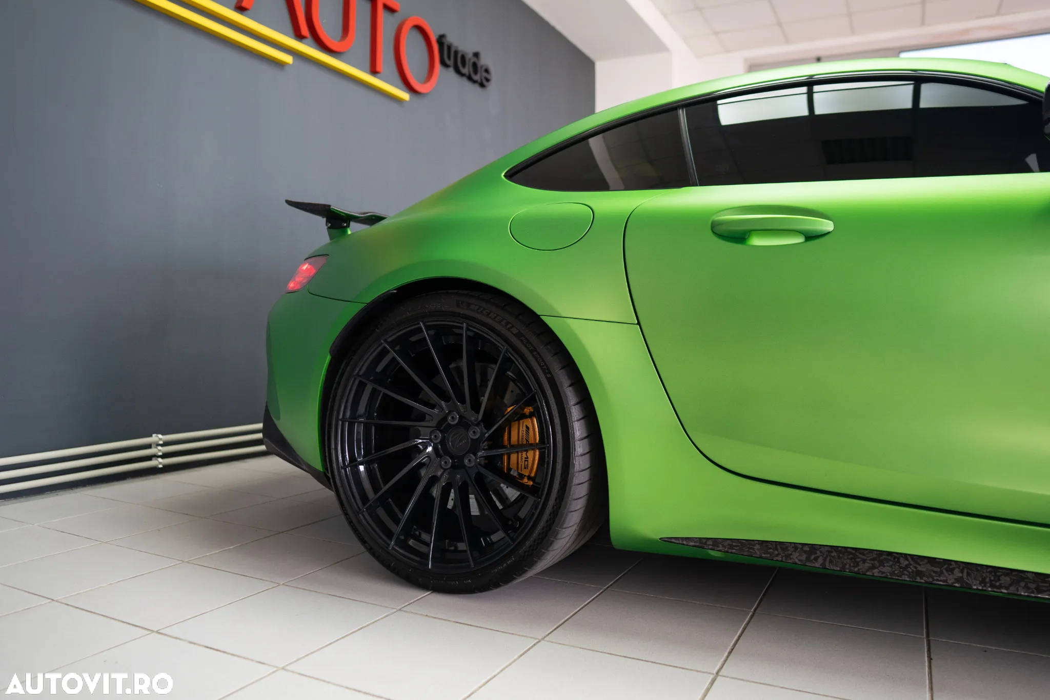 Mercedes-Benz AMG GT R - 10