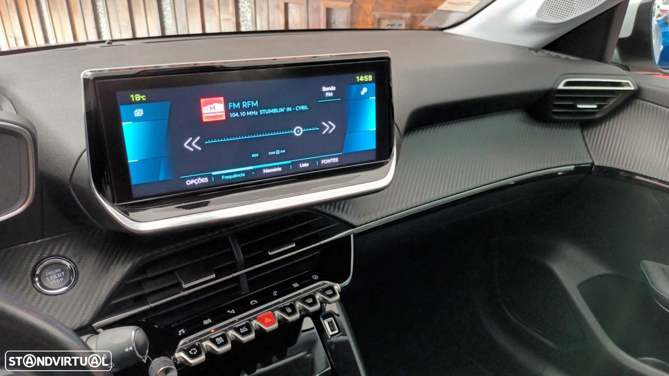 Peugeot e-208 Allure Pack - 39