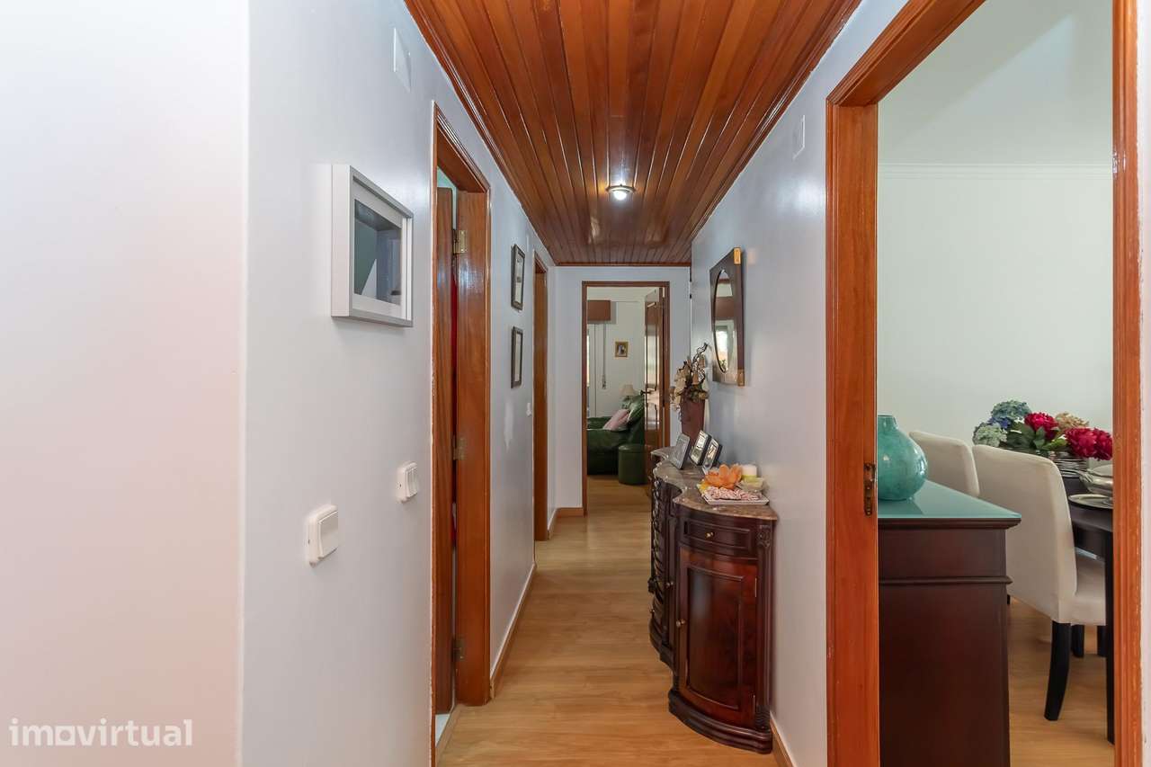 Apartamento T3 com Terraço na Tapada das Mercês - Grande imagem: 4/34