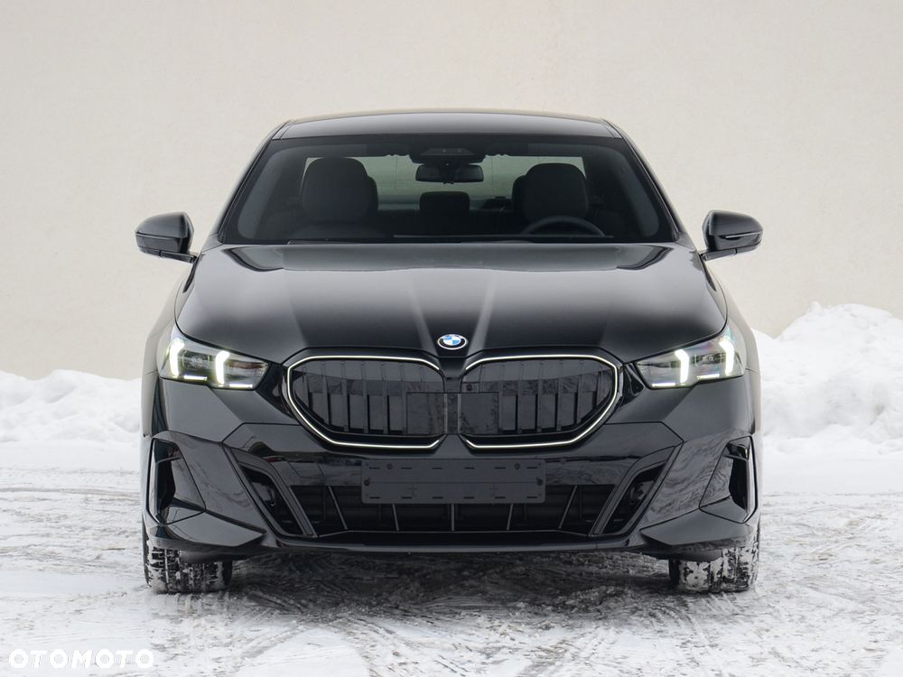 BMW Seria 5 540d xDrive mHEV M Sport sport - 2