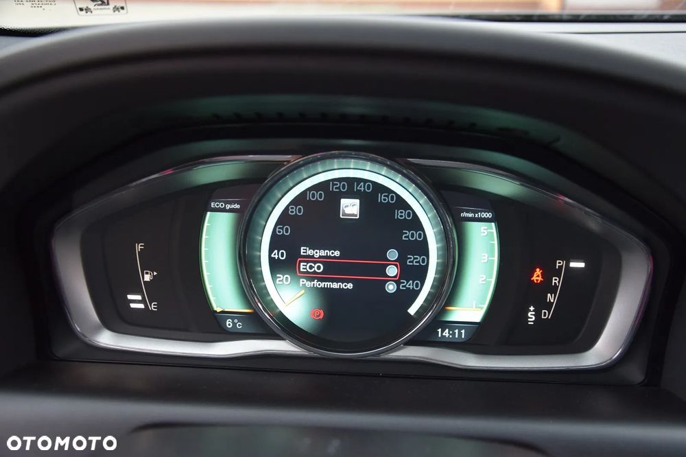 Volvo XC 60 D4 AWD Geartronic Momentum - 18