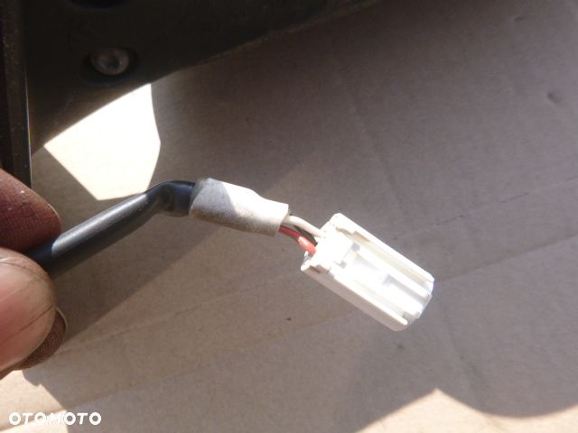 LUSTERKO PRAWE ELEKTRYCZNE TOYOTA YARIS II 05- 3 PINY - 12