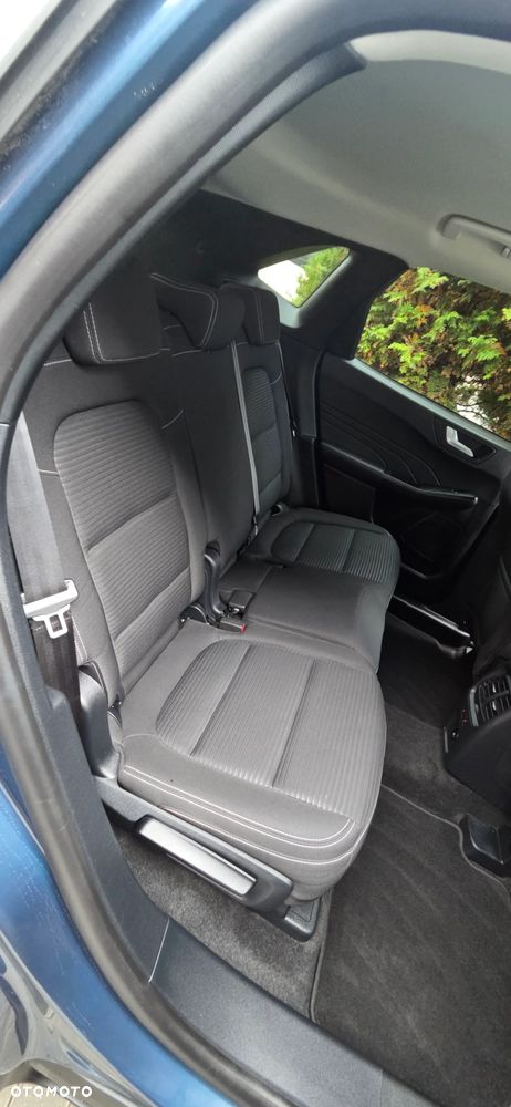 Ford Kuga - 36