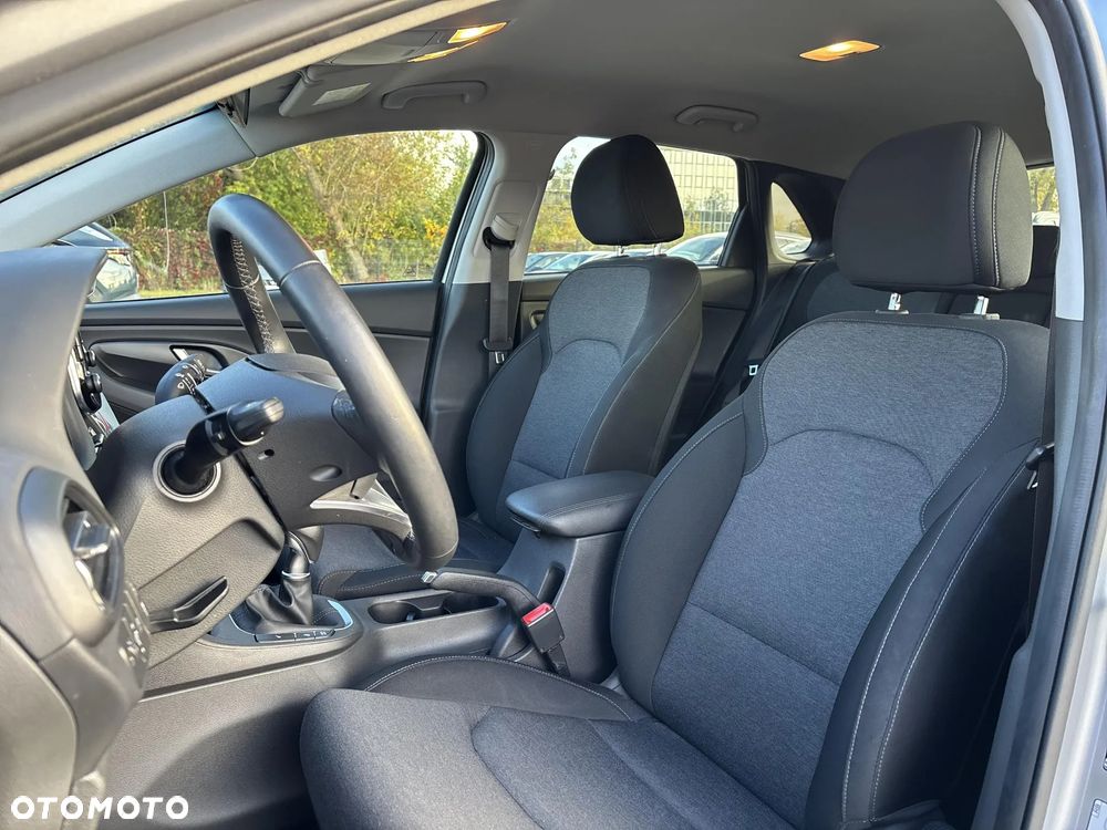 Hyundai i30 1.5 T-GDI 48V Smart - 12