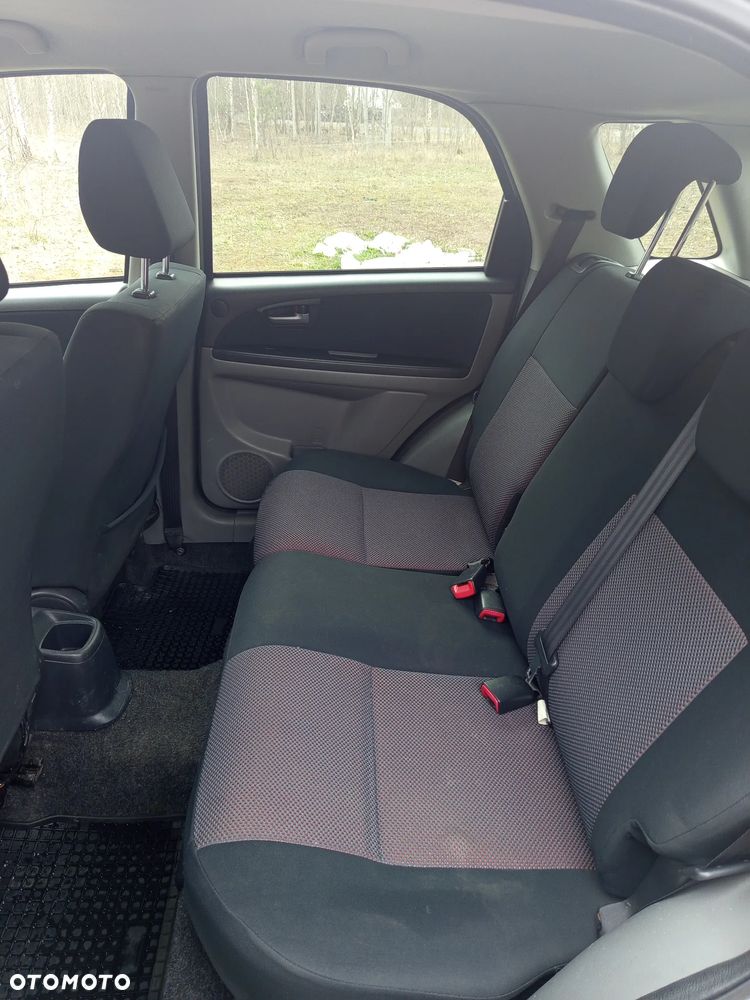Suzuki SX4 1.6 GS / Premium 4WD - 10