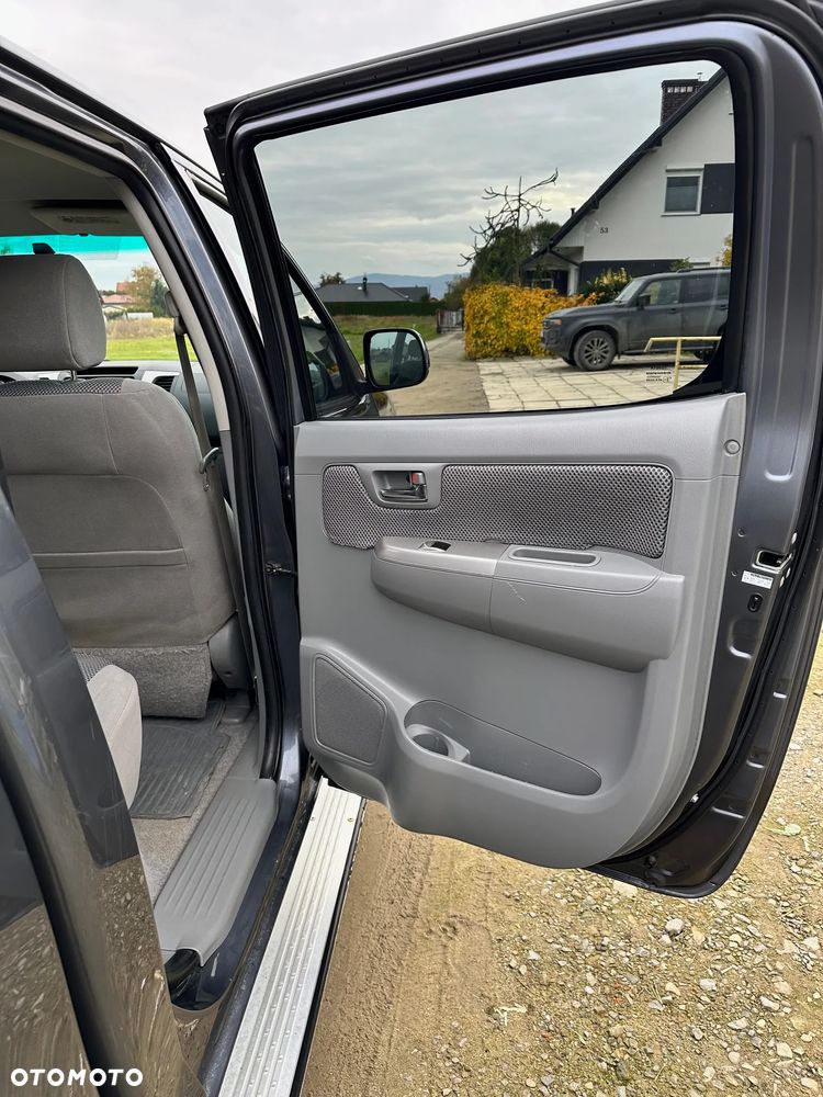 Toyota Hilux 2.5 D-4D DLX - 8
