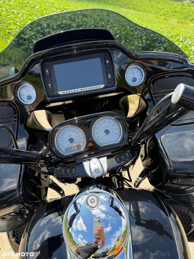 Harley-Davidson Touring Road Glide - 13