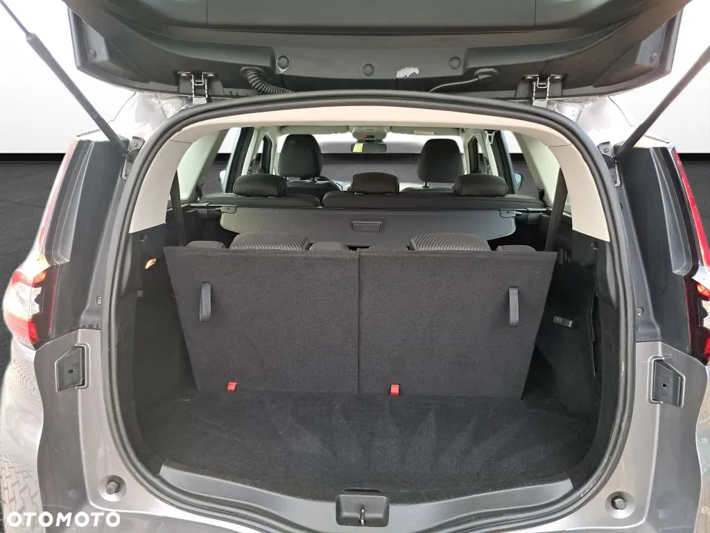 Renault Grand Scenic - 18
