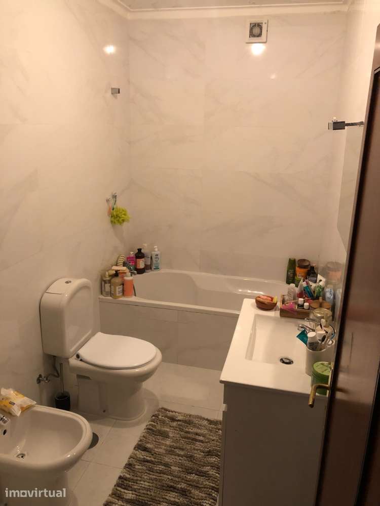 Apartamento T2 com varanda e garagem em Braga - Grande imagem: 5/10