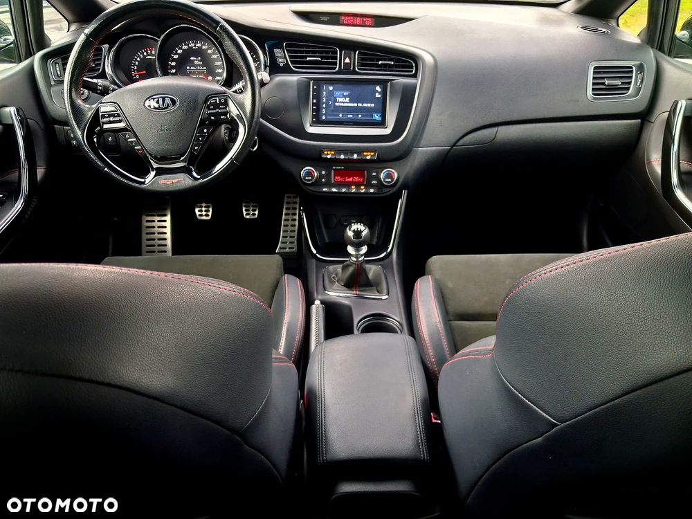 Kia Ceed 1.6 T-GDI GT - 23