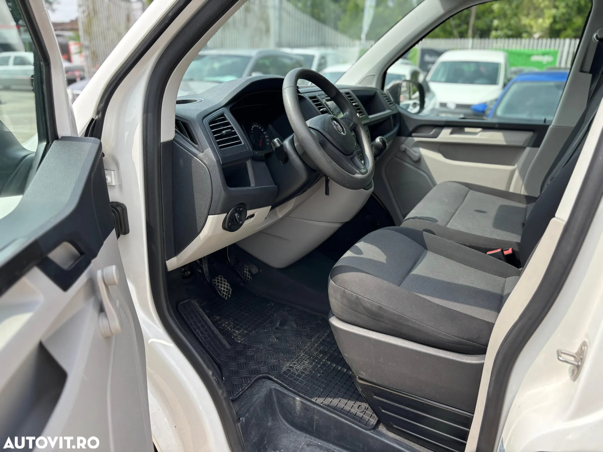 Volkswagen Transporter - 7