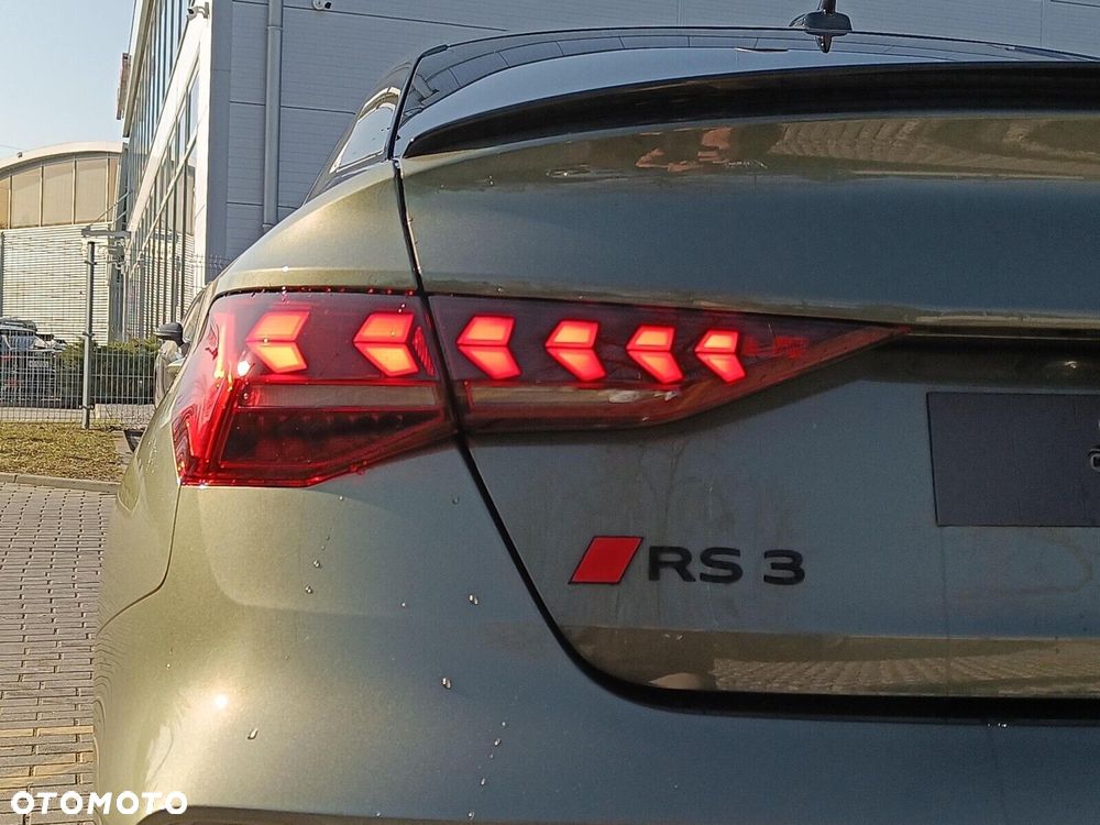 Audi RS3 Limousine - 13