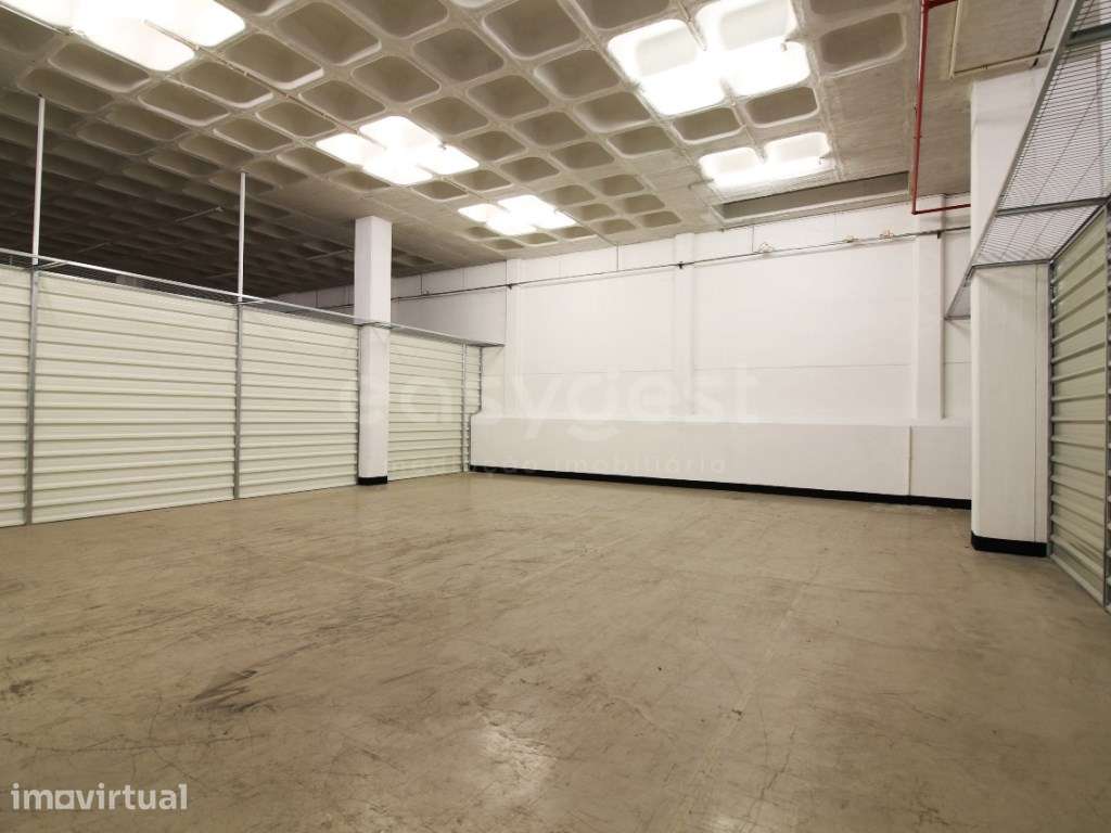Armazém Logístico situado em Zona Industrial em Alhos Vedros c/ 35m2 - Grande imagem: 3/9