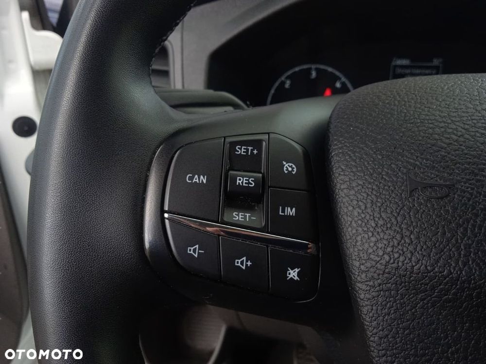 Ford Transit Custom - 13