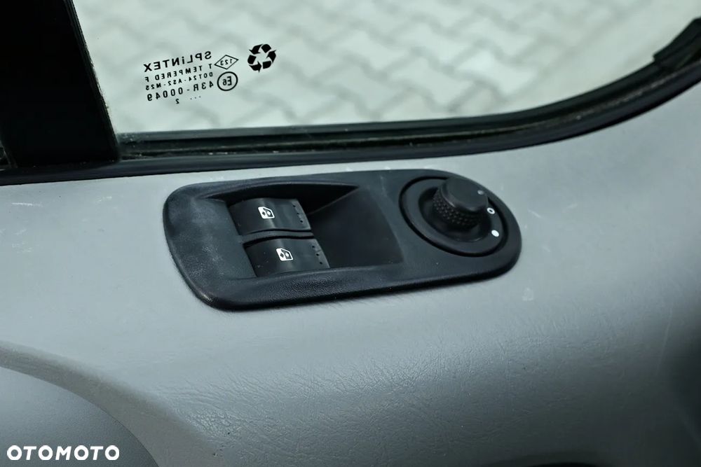 Opel VIVARO - 33