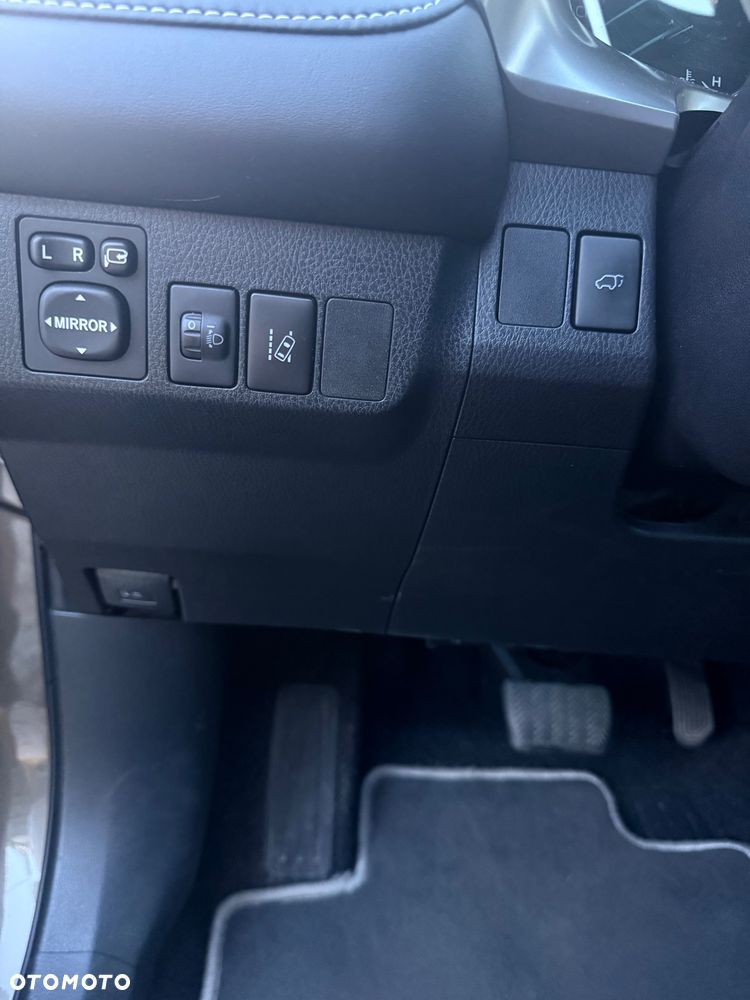 Toyota RAV4 - 16