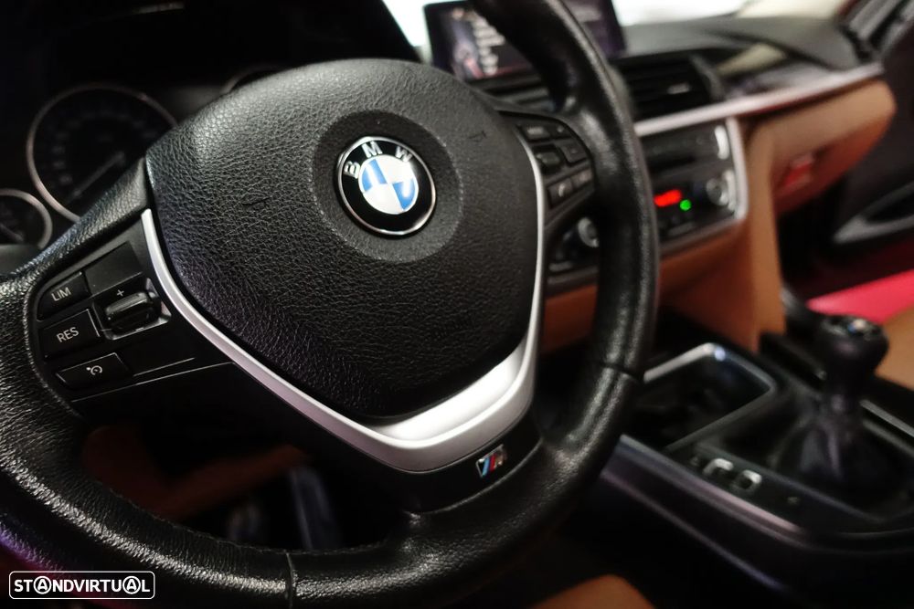 BMW 320 d Pack M - 43