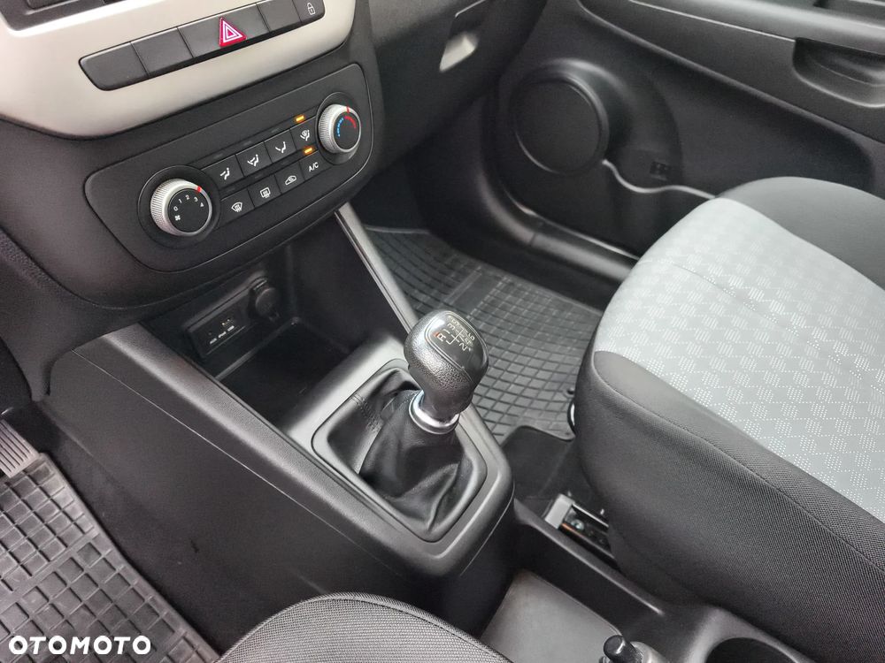 Kia Venga 1.6 M - 14