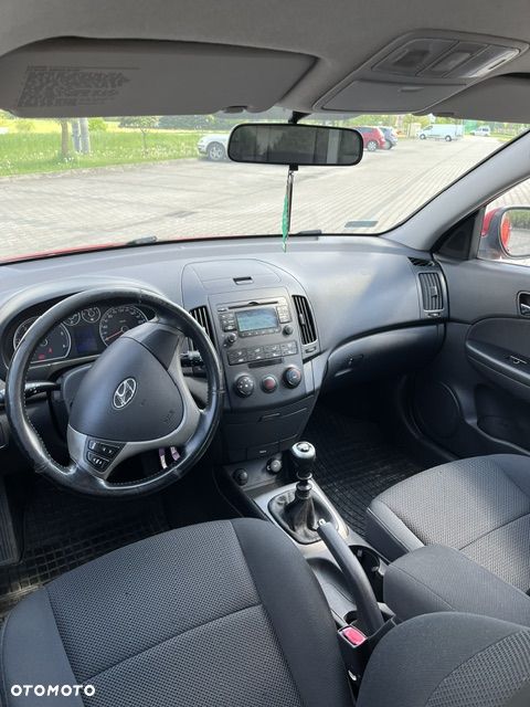 Hyundai i30 1.6 CRDi Classic + - 7