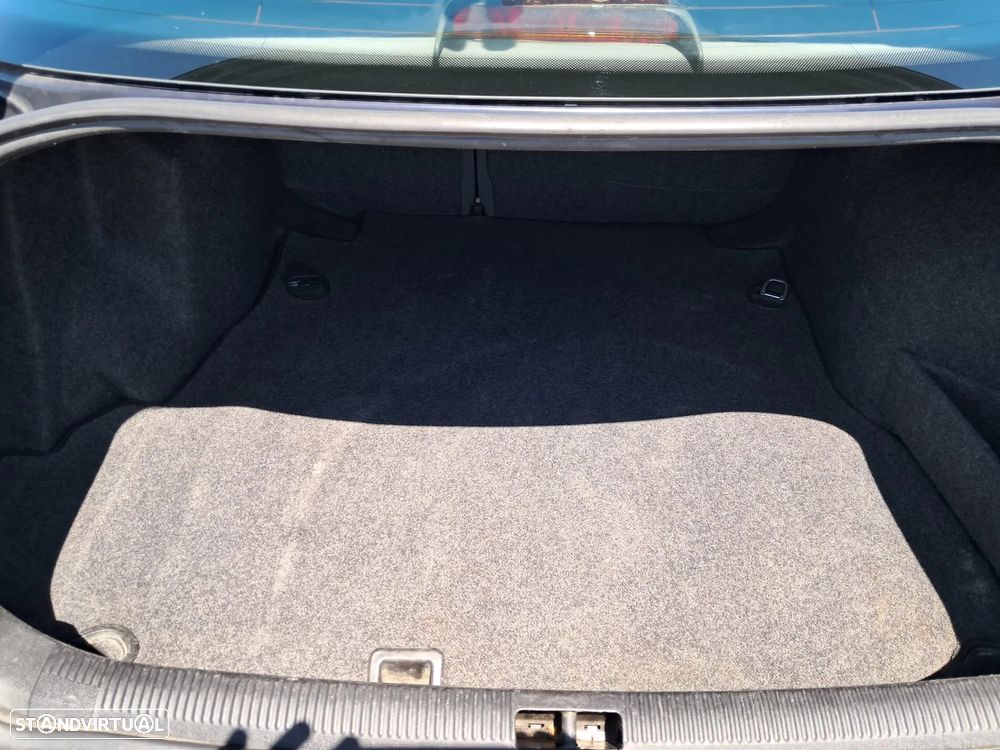 Audi A4 1.6 Plus - 19