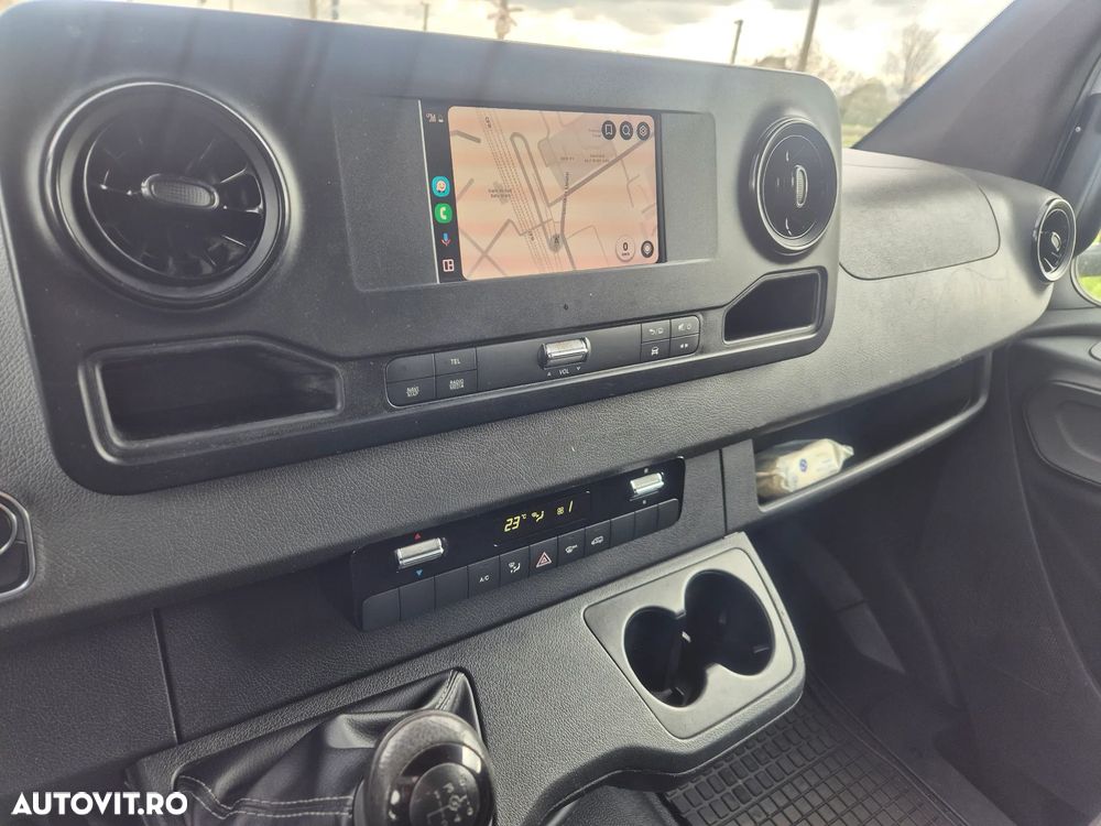 Mercedes-Benz Sprinter - 10