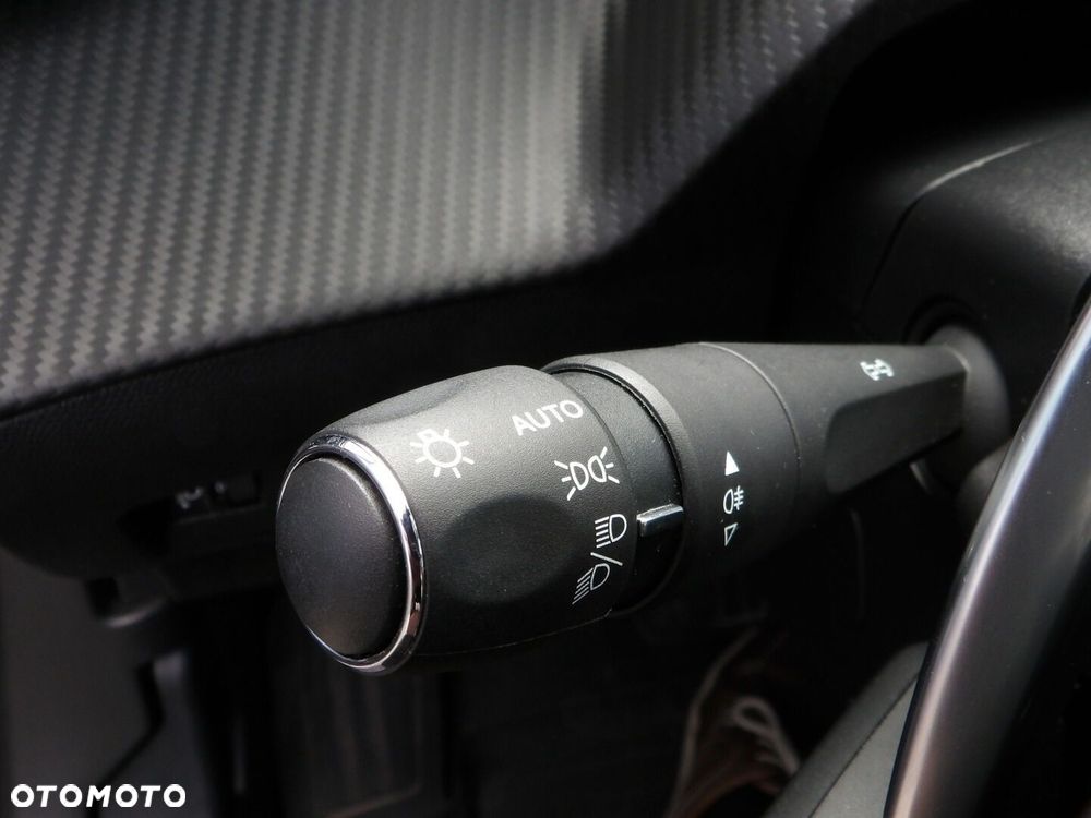 Peugeot 2008 1.2 PureTech Allure S&S EAT8 - 27