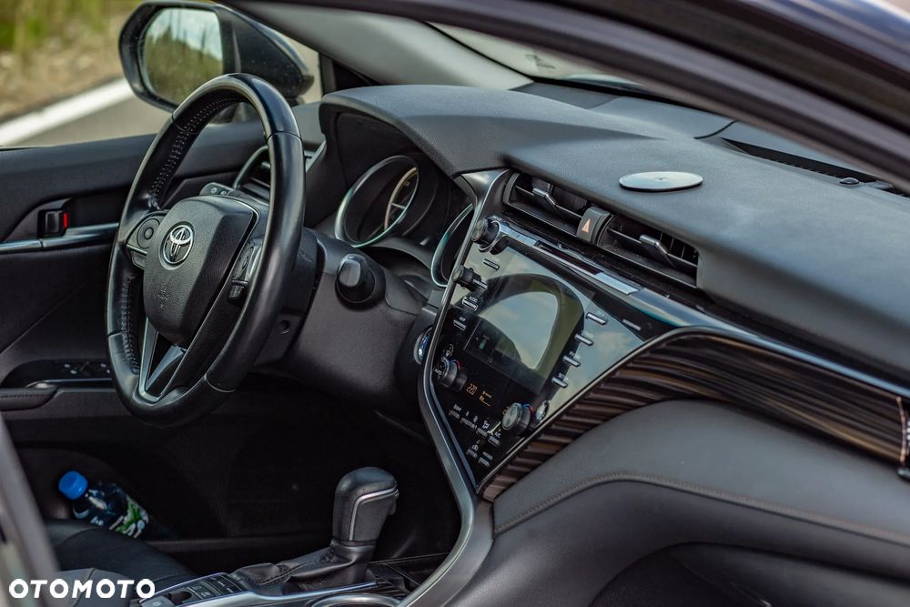 Toyota Camry 2.5 Hybrid Executive CVT - 29