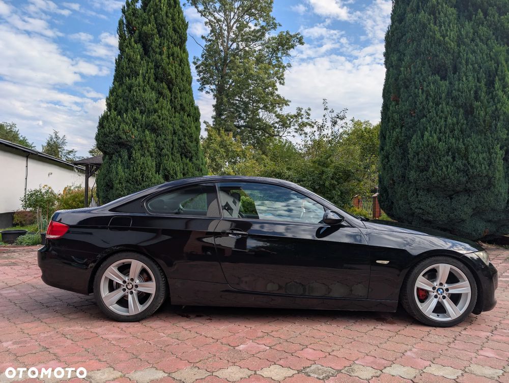 BMW Seria 3 320i Coupe - 2