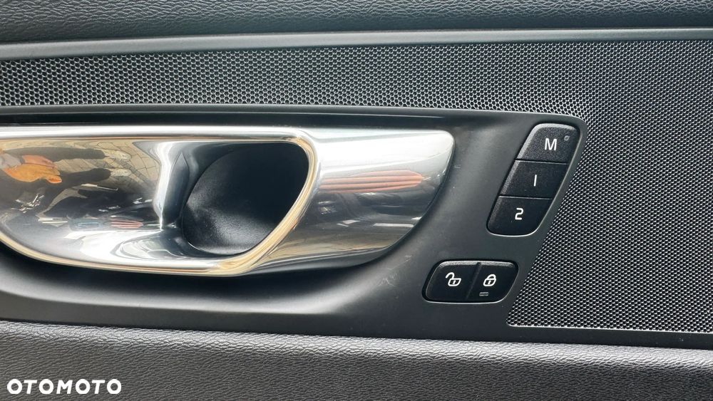 Volvo XC 60 D4 Geartronic Inscription - 16
