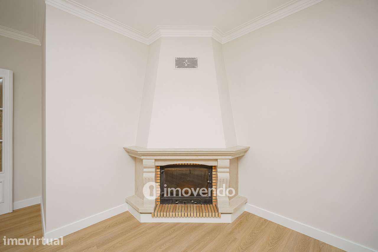 Apartamento T3 totalmente renovado, no centro de Alcochete - Grande imagem: 4/35