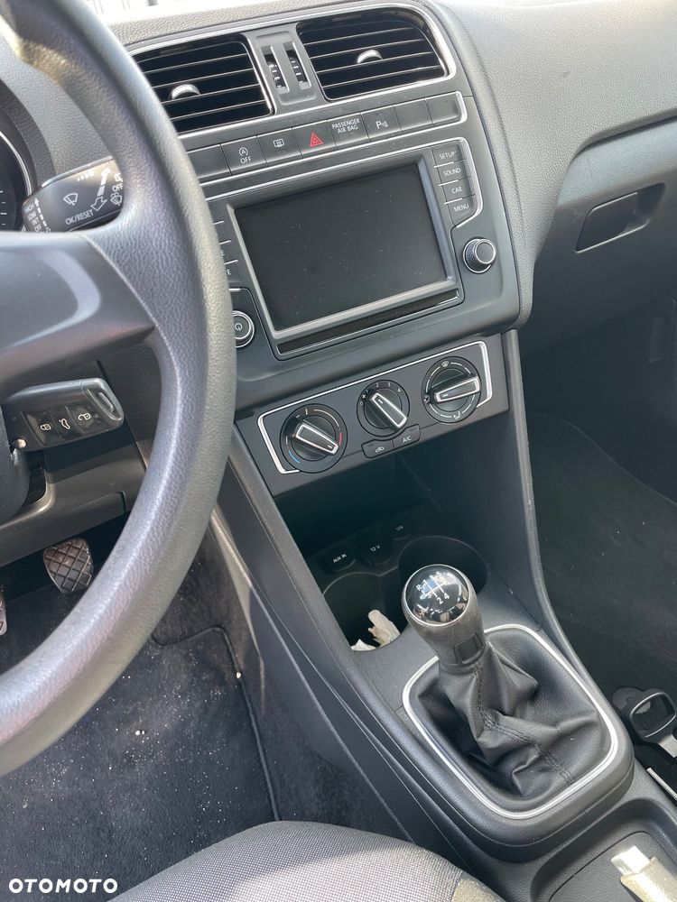 Volkswagen Polo 1.4 TDI Blue Motion Technology Lounge - 9