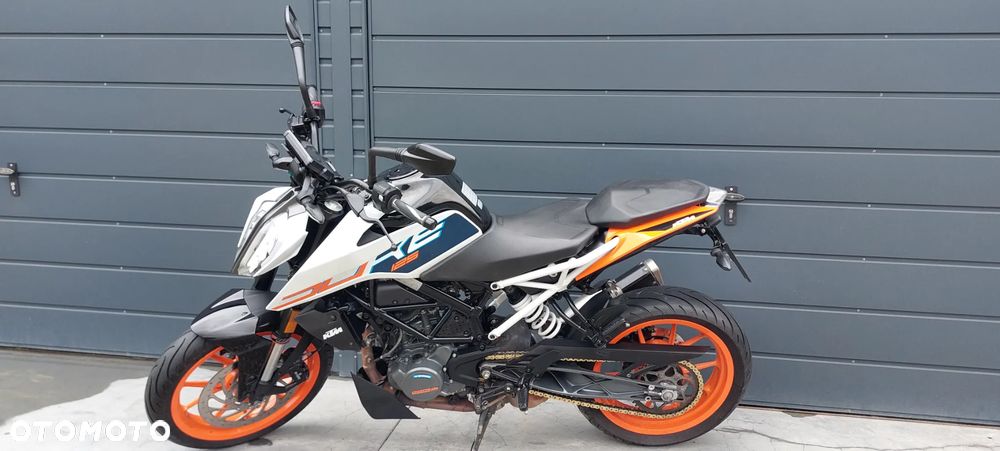 KTM Duke 125 - 21