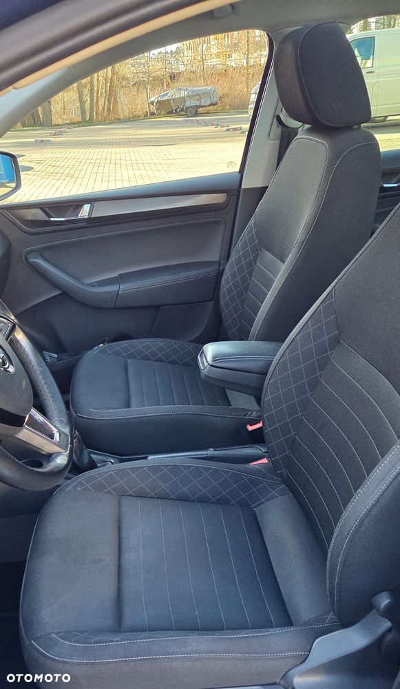 Skoda RAPID Spb 1.0 TSI Style - 19