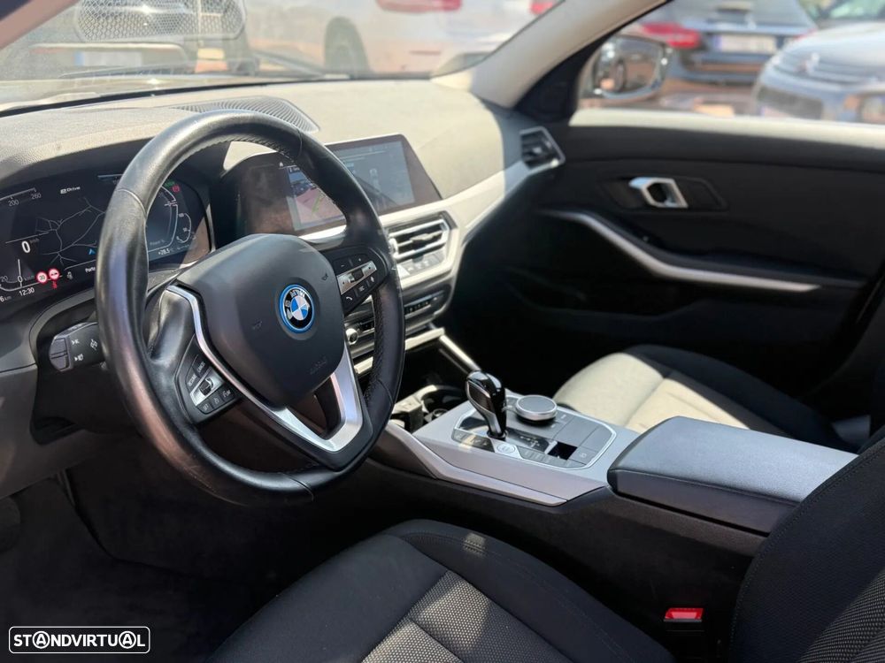 BMW 330 e Aut. Luxury Line - 14