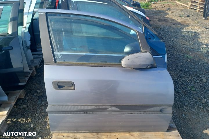USA FATA DREAPTA Opel Zafira B  [din 2005 pana  2010] seria - 2