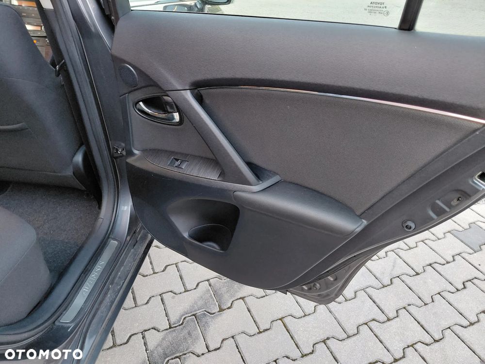 Toyota Avensis - 14