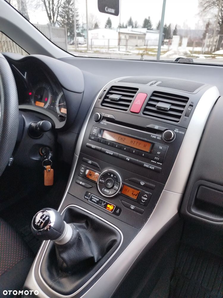 Toyota Auris 2.0 D-4D - 11