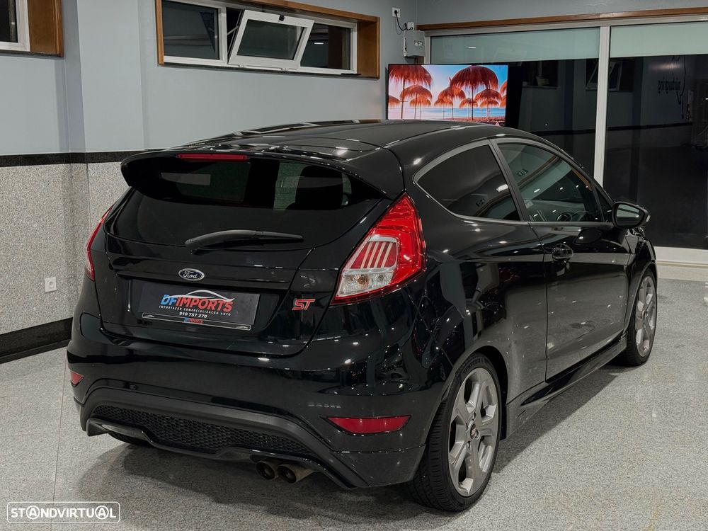 Ford Fiesta 1.6 T ST - 2